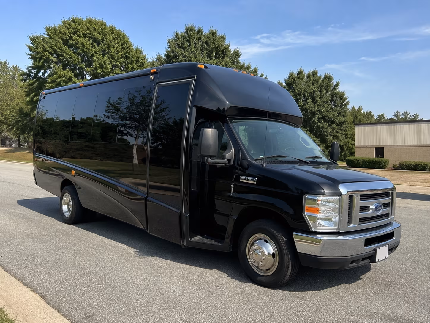 carrollton irving charter buses